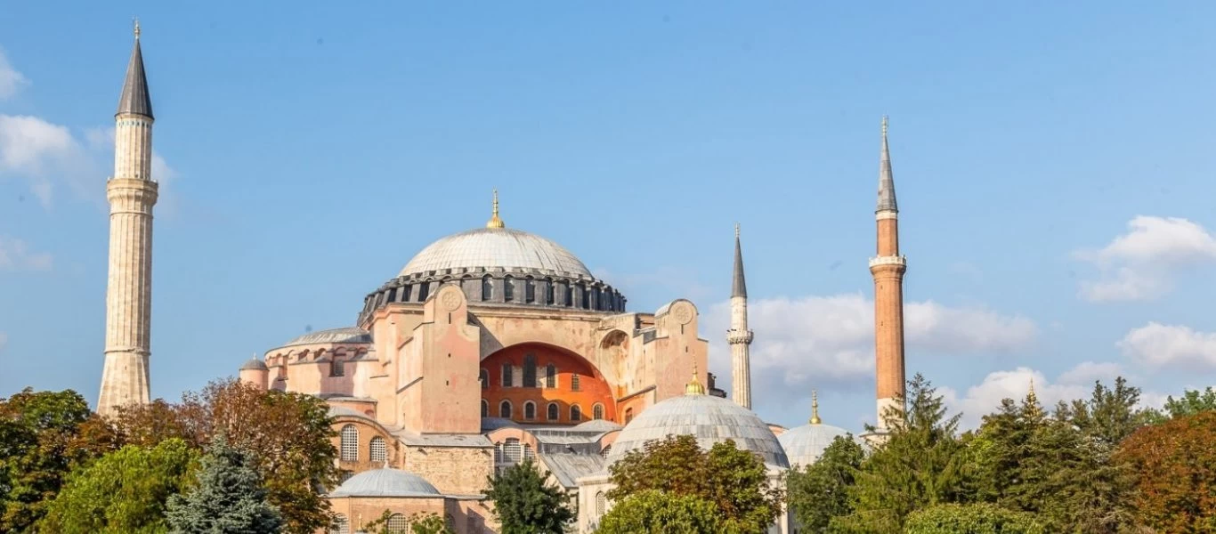 Θεσσαλονίκη: Διαμαρτυρία πολιτών για την μετατροπή της Αγίας Σοφιάς σε τζαμί - Δείτε ζωντανή εικόνα (βίντεο)